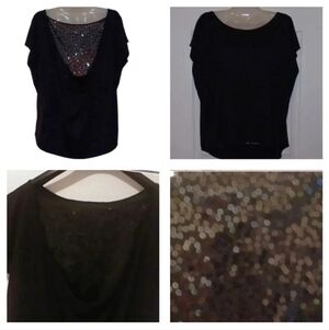 💙🌺TOP with sequence in the back